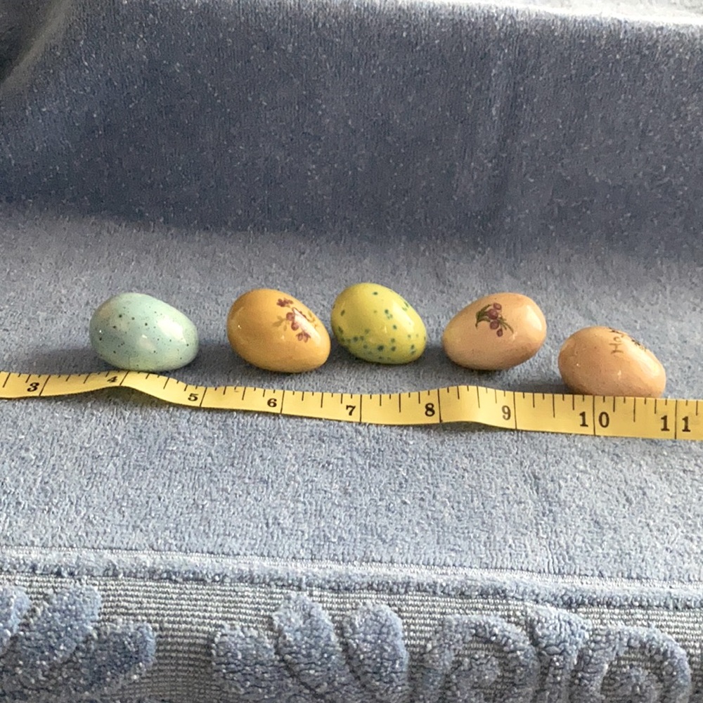 5 Decorative ceramic Miniature Eggs beautiful